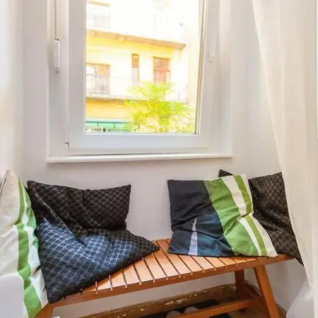 Stylish And Smart In The Center Apartmán