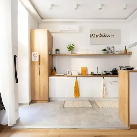 Stylish And Smart In The Center Apartment