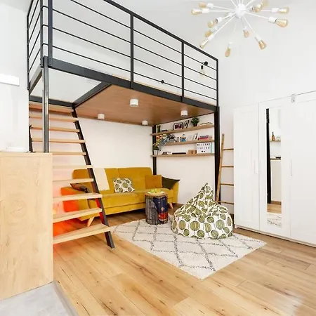 Stylish And Smart In The Center Apartment *